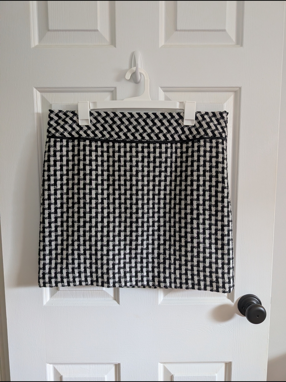 LOFT Women's Black and White Mini Skirt Wool Blend Geometric Weave Size 14p